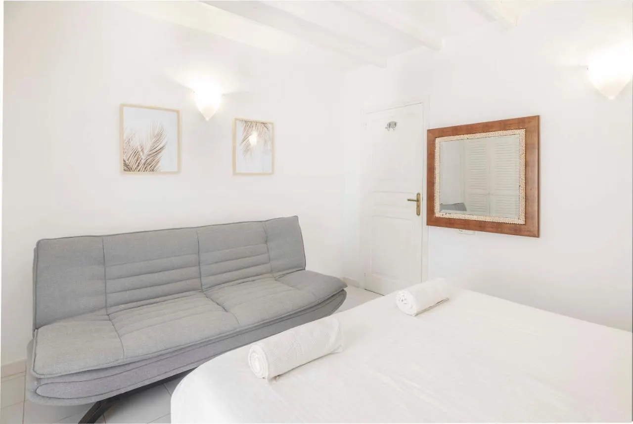 Oasis Villas Complex Cala Llonga  Spanien